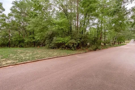 277 Broadmoor Drive Huntsville TX 77340