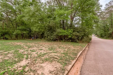 277 Broadmoor Drive Huntsville TX 77340