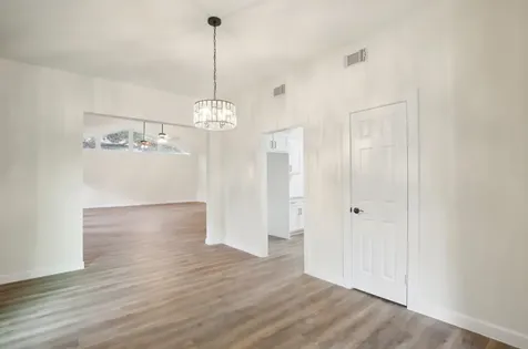 108 W 10th 1/2 Street Houston TX 77008