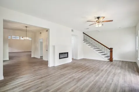 108 W 10th 1/2 Street Houston TX 77008