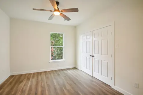 108 W 10th 1/2 Street Houston TX 77008