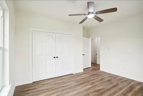 108 W 10th 1/2 Street Houston TX 77008