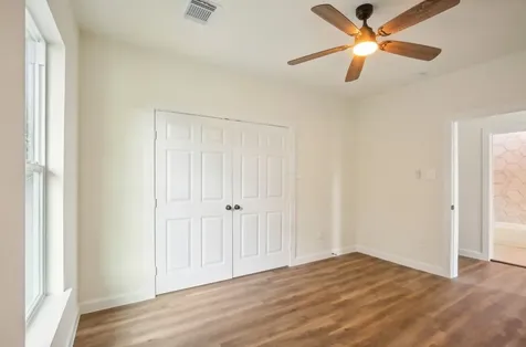 108 W 10th 1/2 Street Houston TX 77008