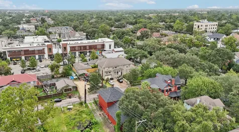 108 W 10th 1/2 Street Houston TX 77008