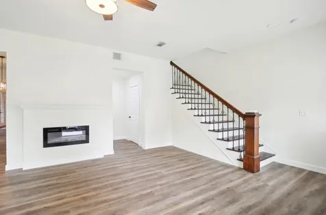 108 W 10th 1/2 Street Houston TX 77008