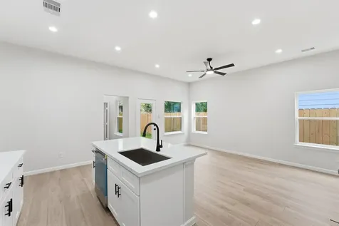 4354 Clover Street B Houston TX 77051