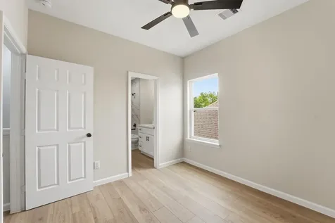 4354 Clover Street B Houston TX 77051