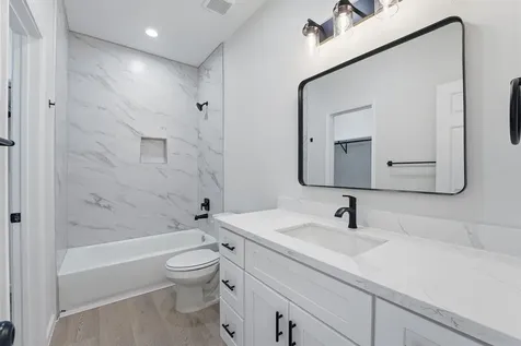 4354 Clover Street B Houston TX 77051