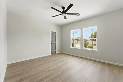 4354 Clover Street B Houston TX 77051
