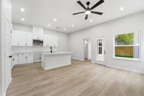 4354 Clover Street B Houston TX 77051