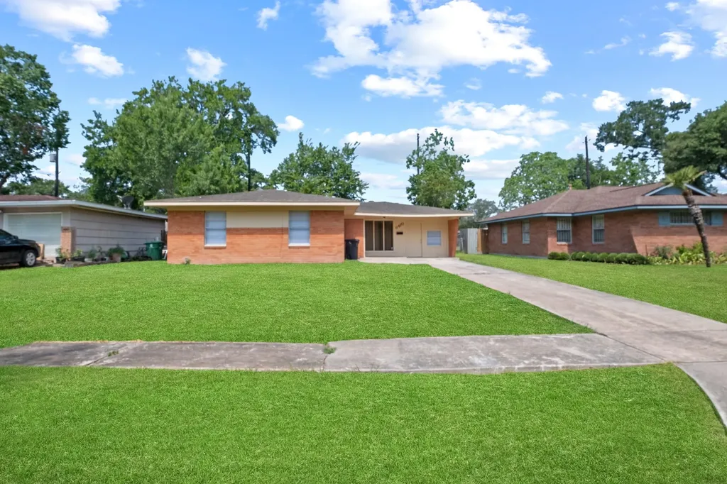 8410 Bob White Drive Houston TX 77074