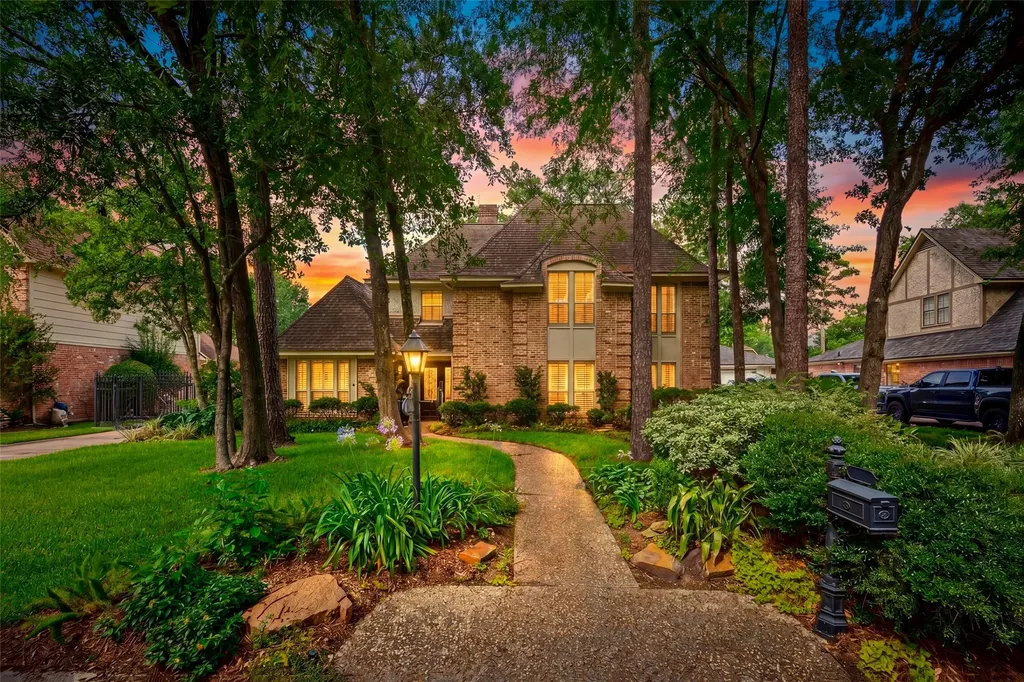 14010 Court Of Regents Houston TX 77069