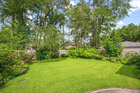 14010 Court Of Regents Houston TX 77069