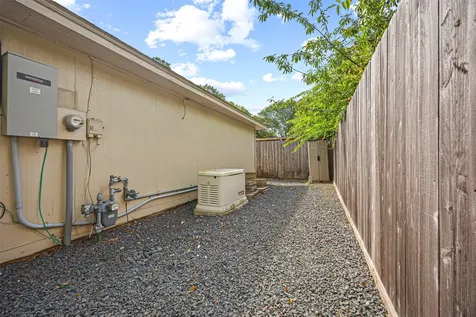 14010 Court Of Regents Houston TX 77069