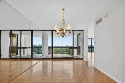 5001 Woodway Drive 1804 Houston TX 77056