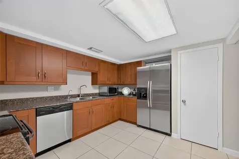 5001 Woodway Drive 1804 Houston TX 77056