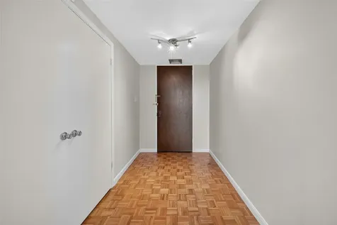 5001 Woodway Drive 1804 Houston TX 77056