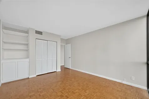 5001 Woodway Drive 1804 Houston TX 77056
