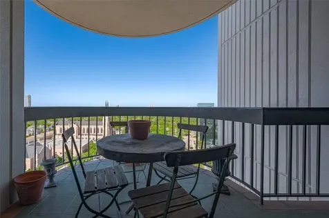 5001 Woodway Drive 1804 Houston TX 77056