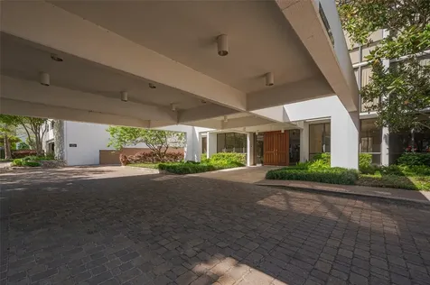 5001 Woodway Drive 1804 Houston TX 77056