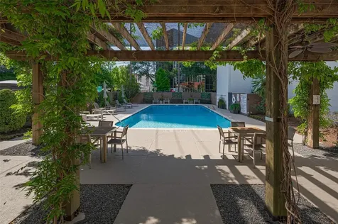 5001 Woodway Drive 1804 Houston TX 77056