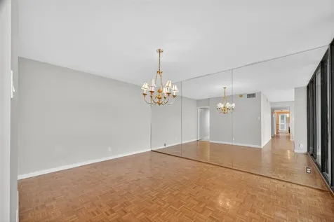 5001 Woodway Drive 1804 Houston TX 77056