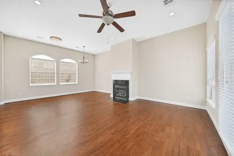 5206 Petty Street Houston TX 77007