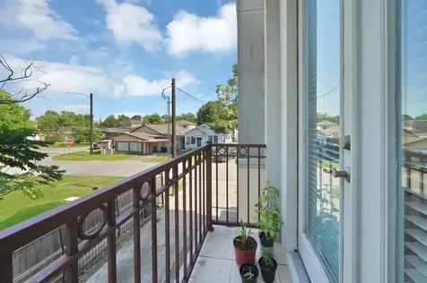 5206 Petty Street Houston TX 77007
