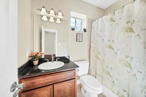 5206 Petty Street Houston TX 77007
