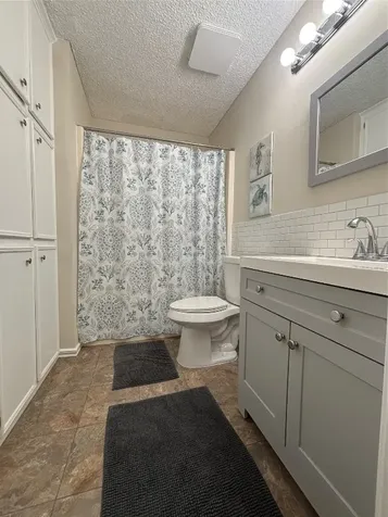 3130 Balzar Drive Dickinson TX 77539