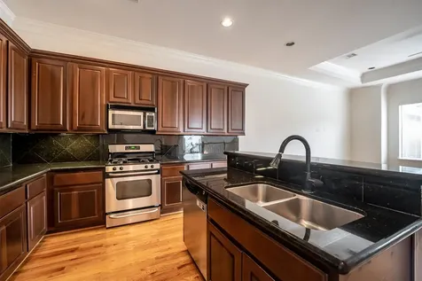 308 Grove Street Houston TX 77020