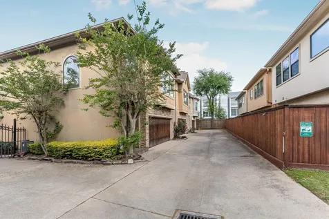 308 Grove Street Houston TX 77020