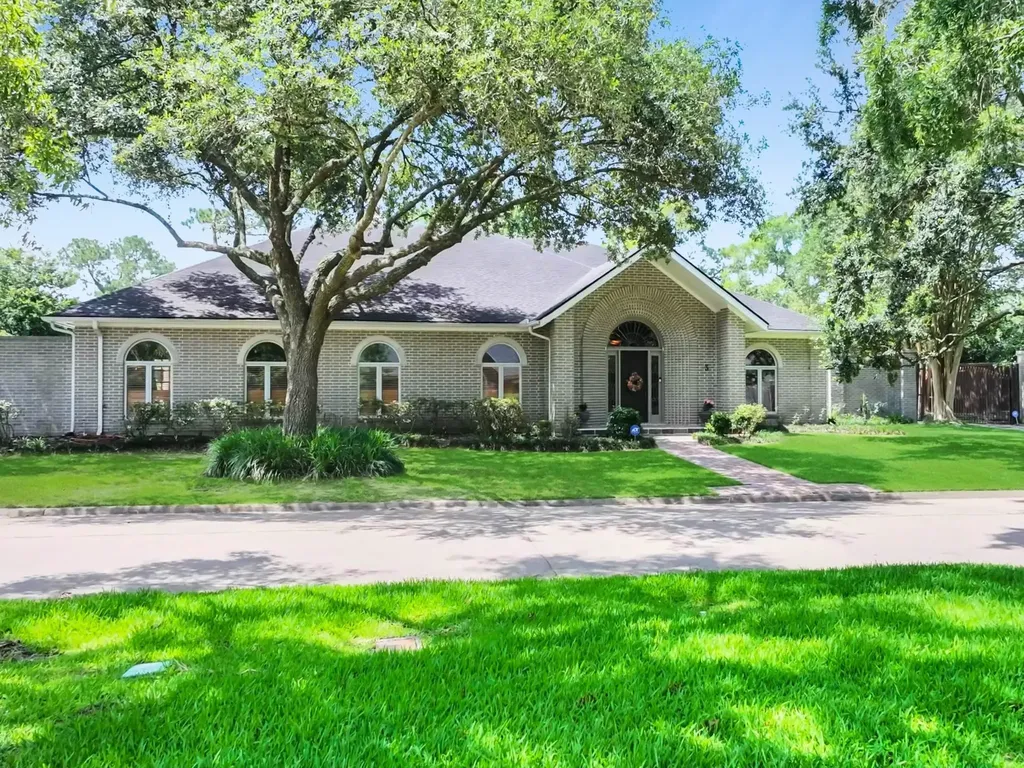 3 Bayou Bend Beaumont TX 77706