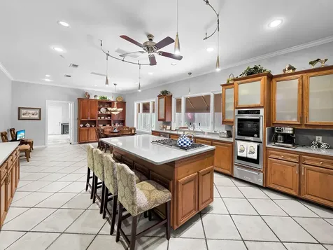 3 Bayou Bend Beaumont TX 77706
