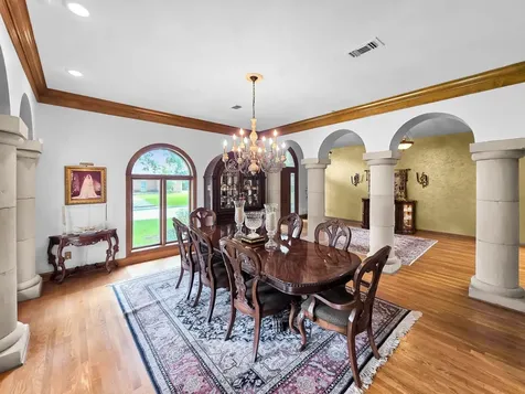 3 Bayou Bend Beaumont TX 77706