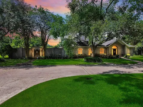 3 Bayou Bend Beaumont TX 77706