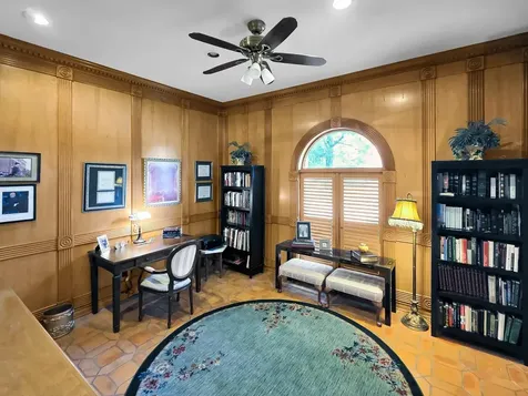 3 Bayou Bend Beaumont TX 77706
