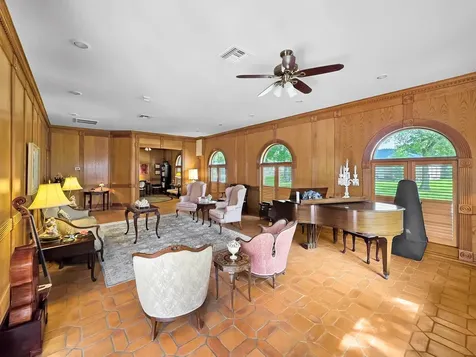 3 Bayou Bend Beaumont TX 77706
