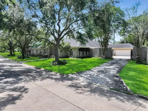 3 Bayou Bend Beaumont TX 77706