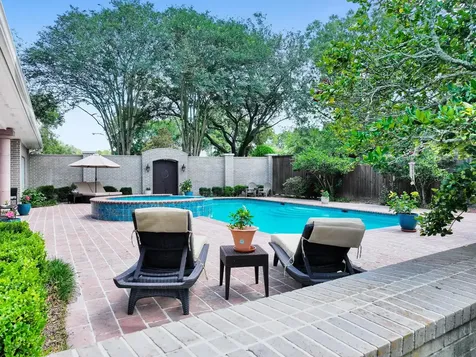 3 Bayou Bend Beaumont TX 77706