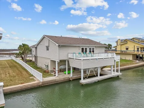 4231 Jolly Roger Road Jamaica Beach TX 77554