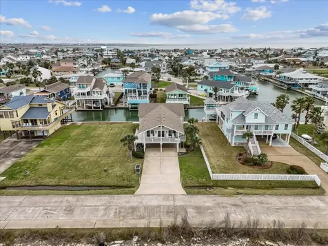 4231 Jolly Roger Road Jamaica Beach TX 77554