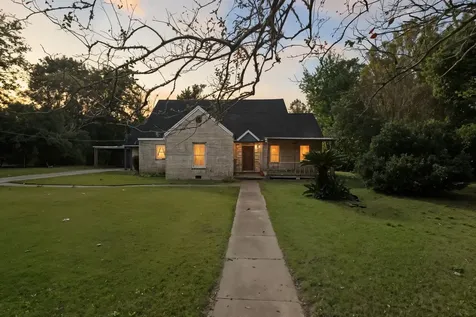 301 N Pine Street Woodville TX 75979