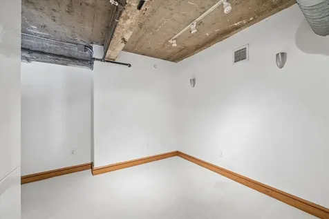 915 Franklin Street 9l Houston TX 77002