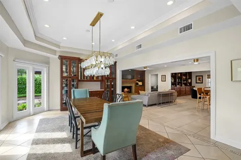 2 Cedar Lawn Drive N Galveston TX 77551