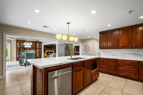 2 Cedar Lawn Drive N Galveston TX 77551