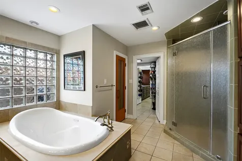 2 Cedar Lawn Drive N Galveston TX 77551