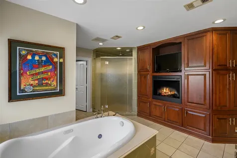 2 Cedar Lawn Drive N Galveston TX 77551