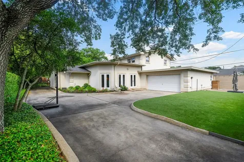 2 Cedar Lawn Drive N Galveston TX 77551
