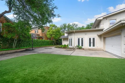 2 Cedar Lawn Drive N Galveston TX 77551